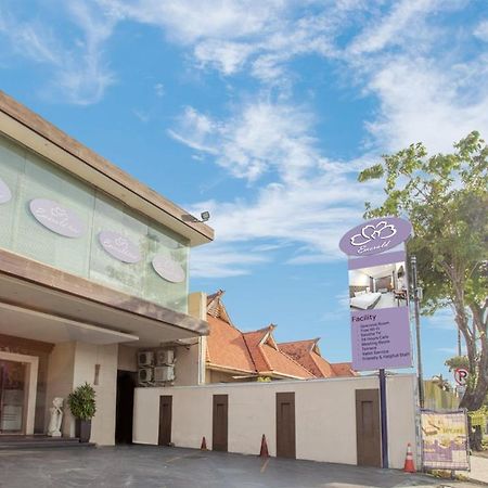 Life Emerald Hotel Σουραμπάγια Εξωτερικό φωτογραφία