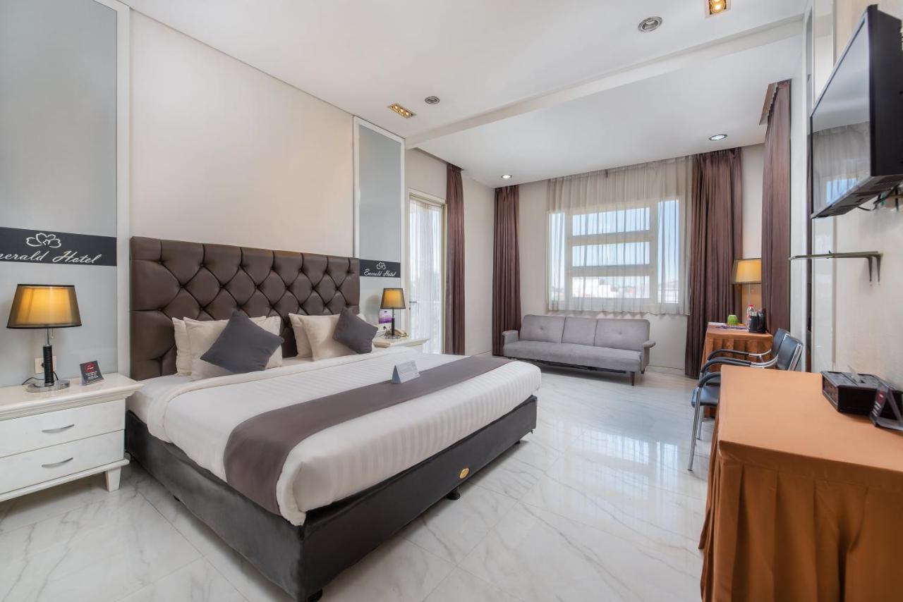 Life Emerald Hotel Σουραμπάγια Εξωτερικό φωτογραφία