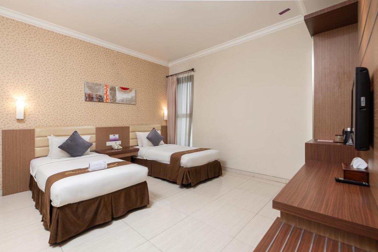 Life Emerald Hotel Σουραμπάγια Εξωτερικό φωτογραφία