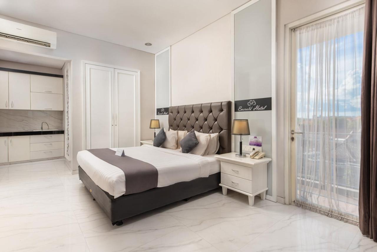 Life Emerald Hotel Σουραμπάγια Εξωτερικό φωτογραφία