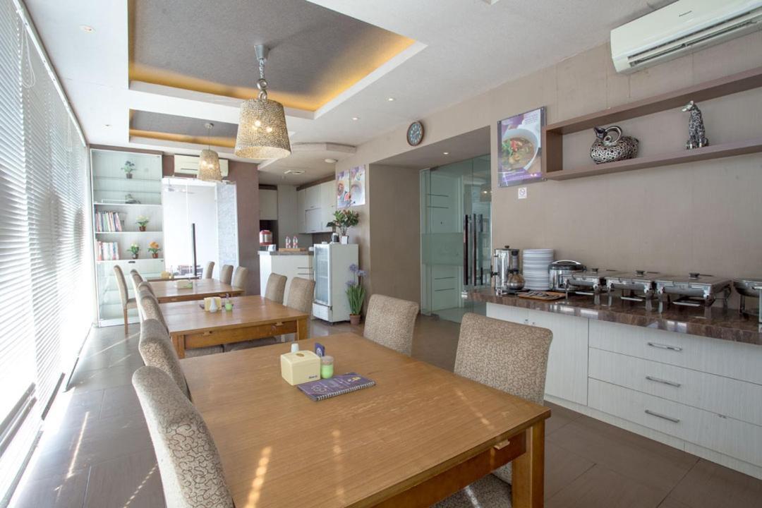 Life Emerald Hotel Σουραμπάγια Εξωτερικό φωτογραφία