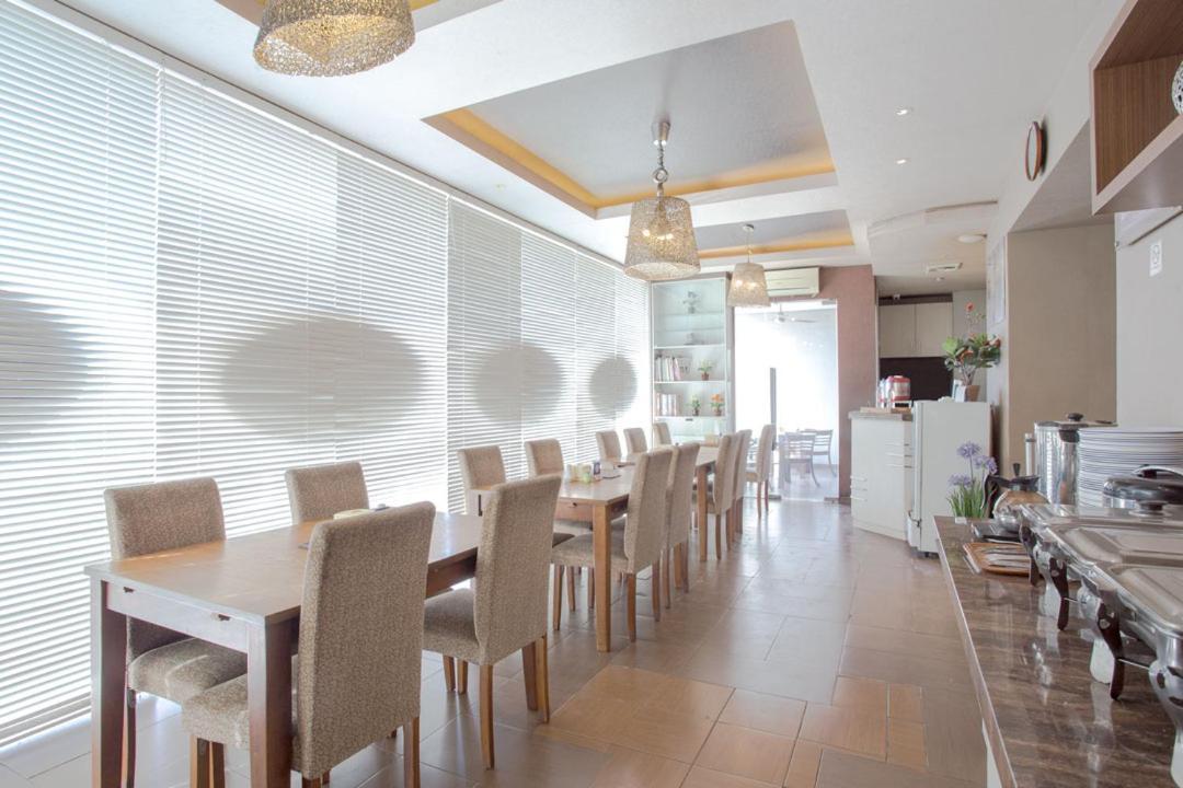 Life Emerald Hotel Σουραμπάγια Εξωτερικό φωτογραφία