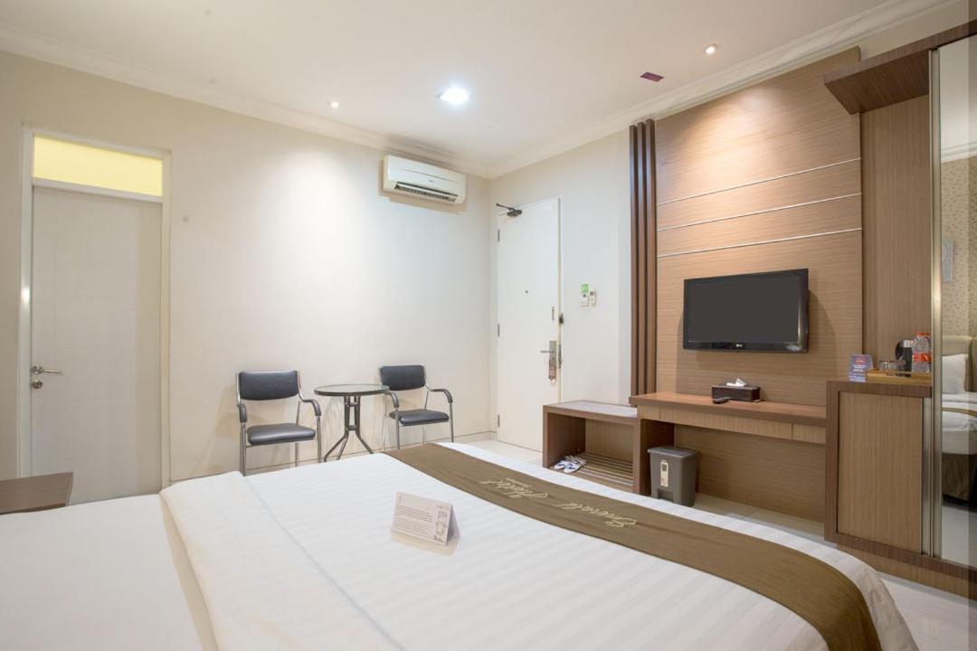 Life Emerald Hotel Σουραμπάγια Εξωτερικό φωτογραφία