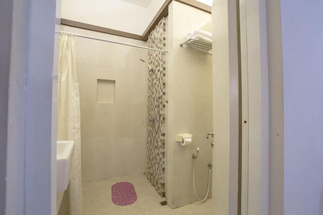 Life Emerald Hotel Σουραμπάγια Εξωτερικό φωτογραφία